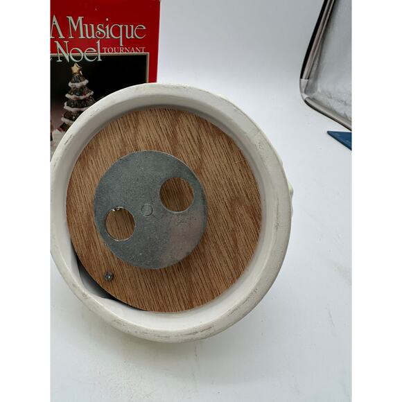 Revolving Christmas music retro vintage music box tree santa snowman bear - Picture 4 of 7